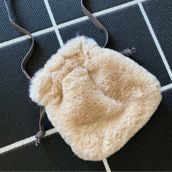 FLUFFY PURSE WITH CROSSBODY STRAP - Picture 3 of 8